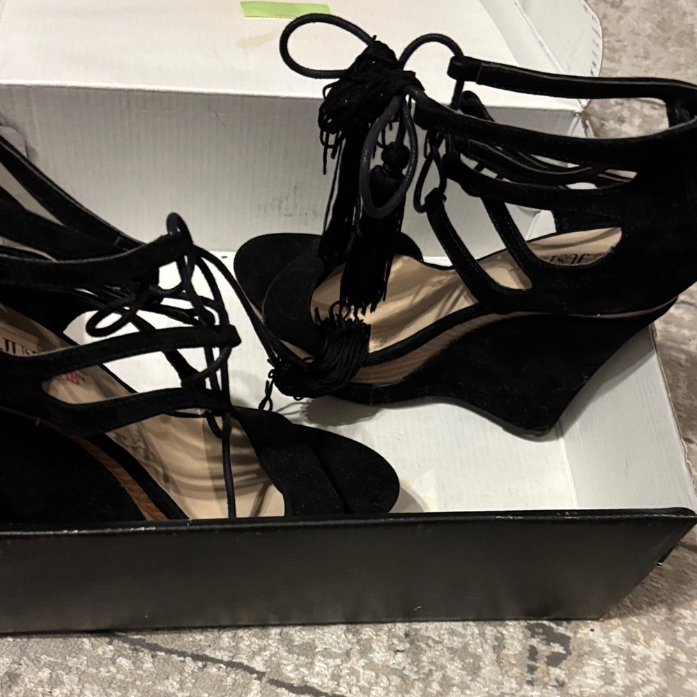 Elegant Black Strappy Women's Wedges